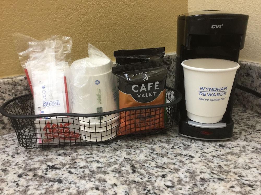Days Inn By Wyndham Augusta Near Fort Gordon Экстерьер фото